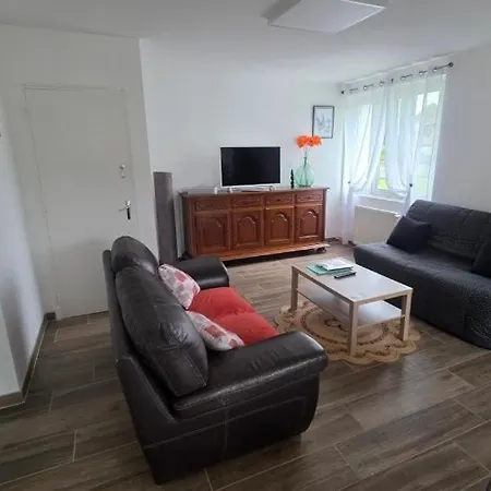 Aux Portes De L'aubrac Apartman